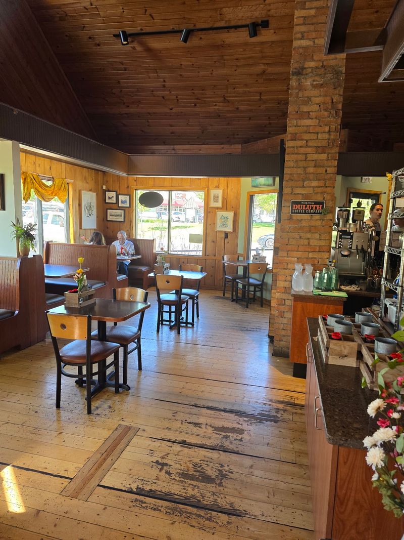 A Cozy, Rustic Atmosphere for Any Occasion A Cozy, Rustic Atmosphere for Any Occasion
