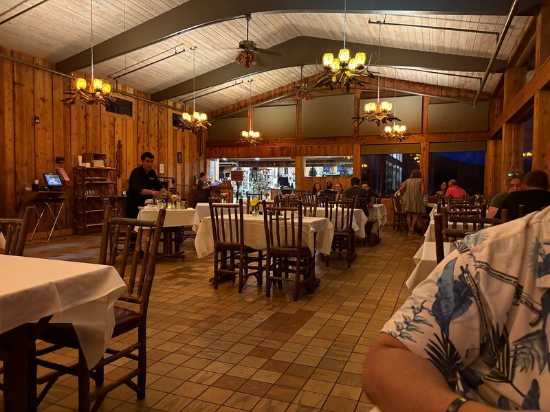 A Cozy Wine Bar Tucked Into the Lodge A Cozy Wine Bar Tucked Into the Lodge