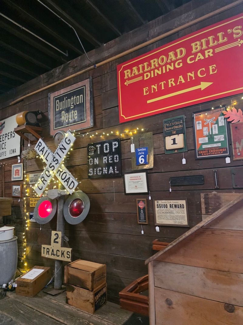 A Diner Built Around The Rails