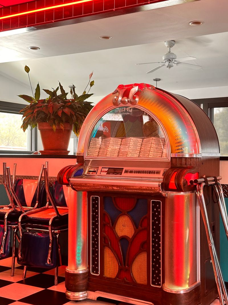 A Diner That Feels Like Time Travel