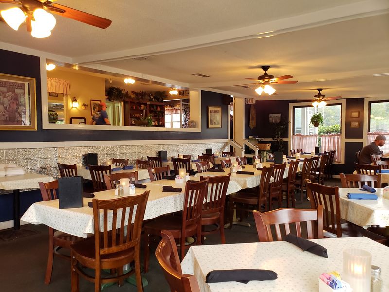 A Dining Room That Feels Like Home