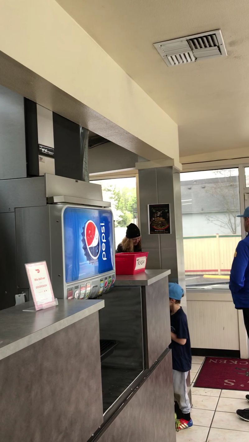 A Fast and Friendly Counter Crew A Fast and Friendly Counter Crew