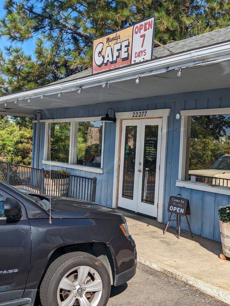 A Favorite Stop for Travelers and Golfers