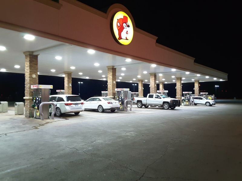 A Fuel Station Built for the Crowds A Fuel Station Built for the Crowds