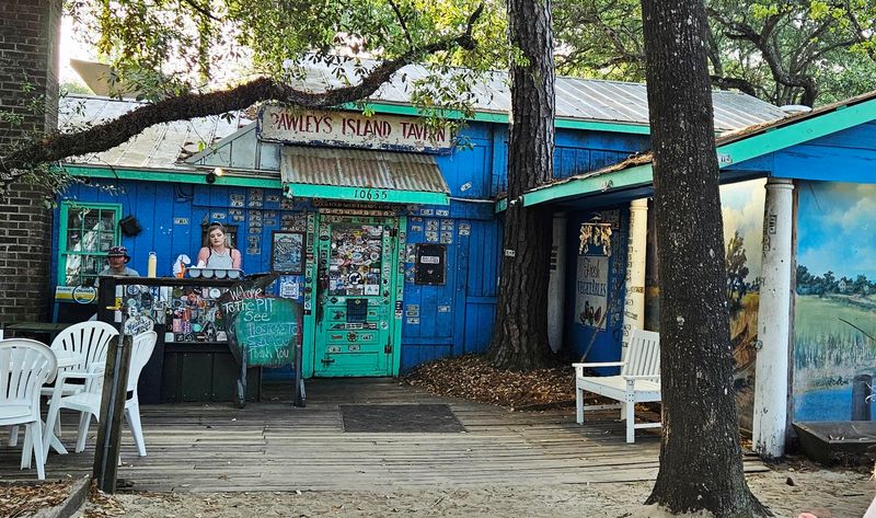 A Hidden Tavern Off Ocean Highway