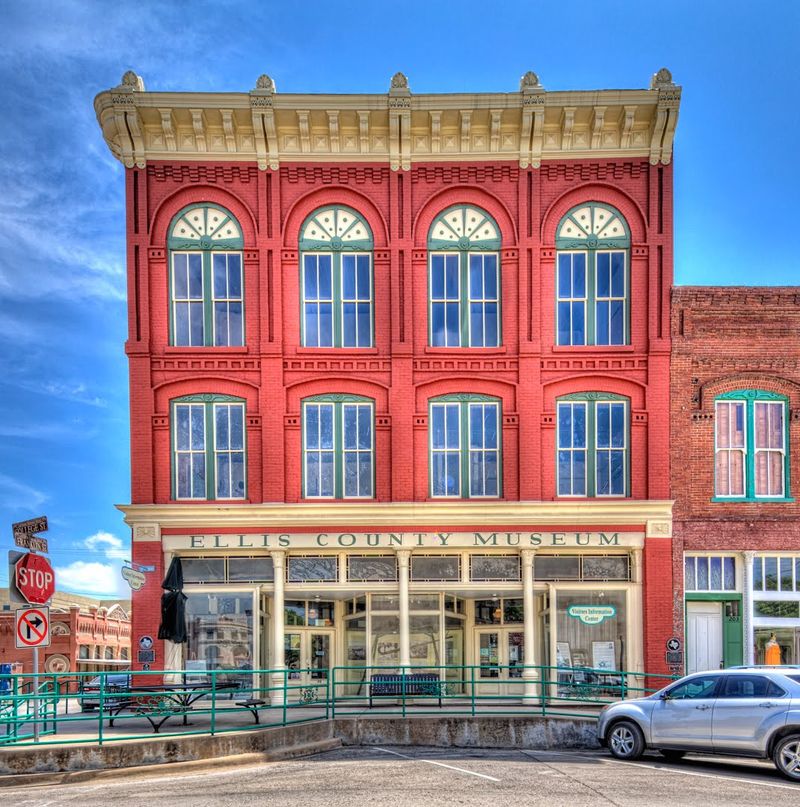 A Historic Building on the Waxahachie Square A Historic Building on the Waxahachie Square