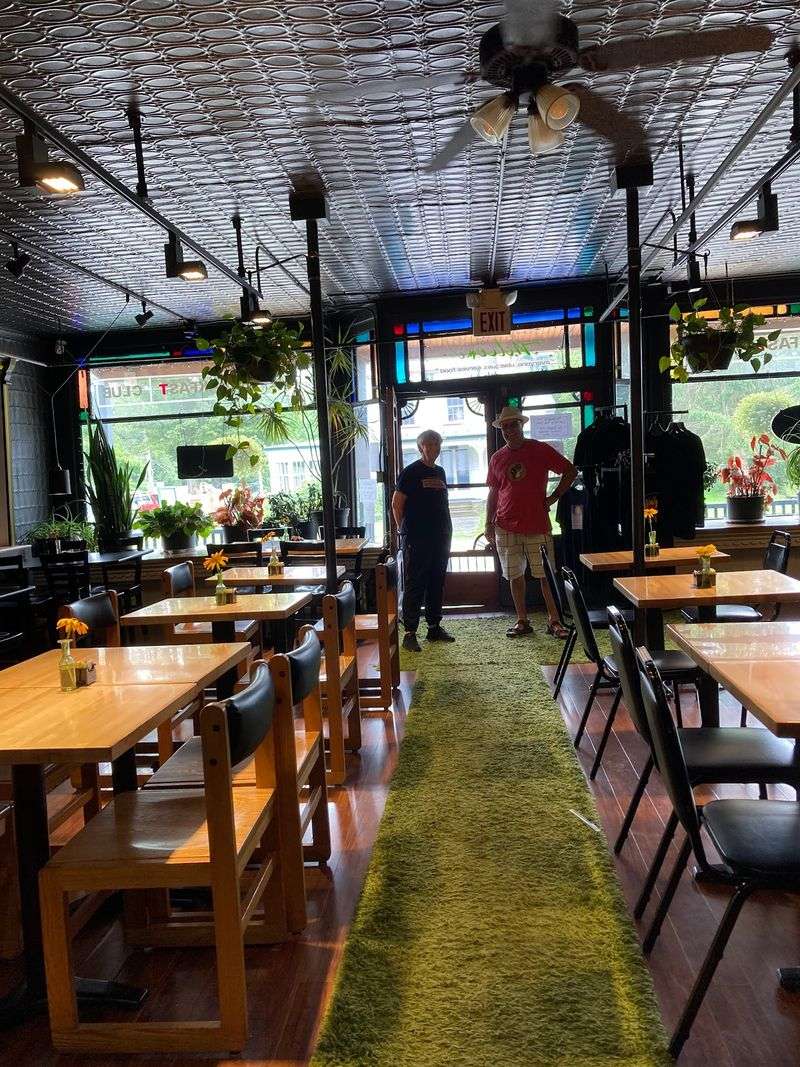 A Hometown Feel That Melts First Impressions