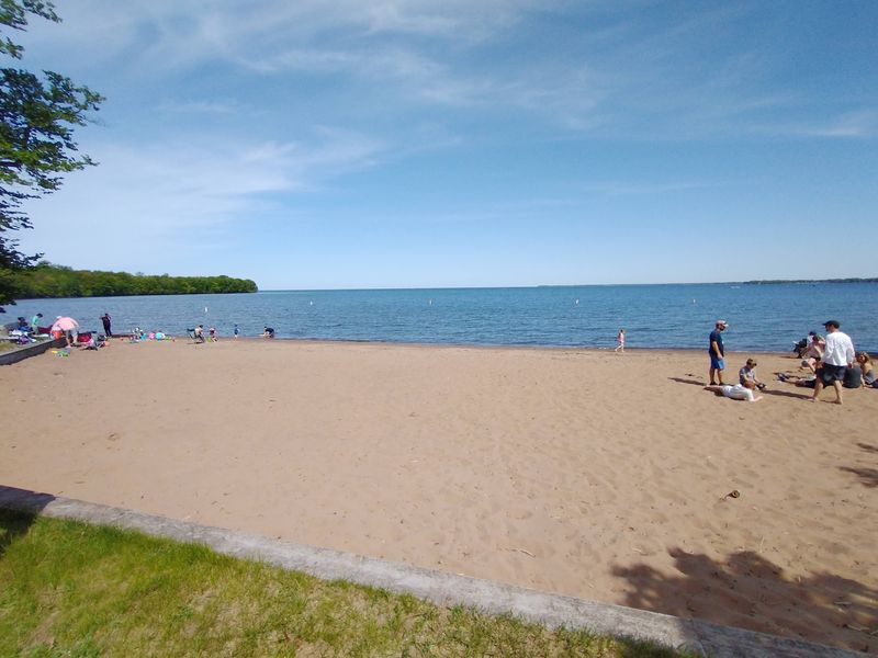 A Lakeshore Retreat on Mille Lacs A Lakeshore Retreat on Mille Lacs