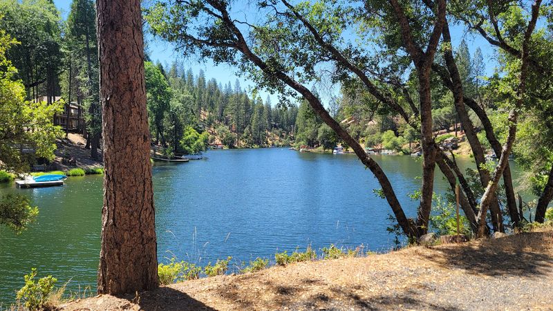 A Lakeside Community Tucked Into The Sierra Foothills