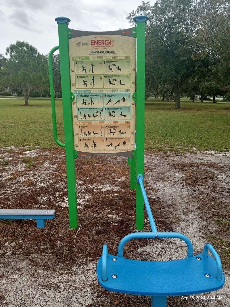 A Lakeside Park at the Heart of Town