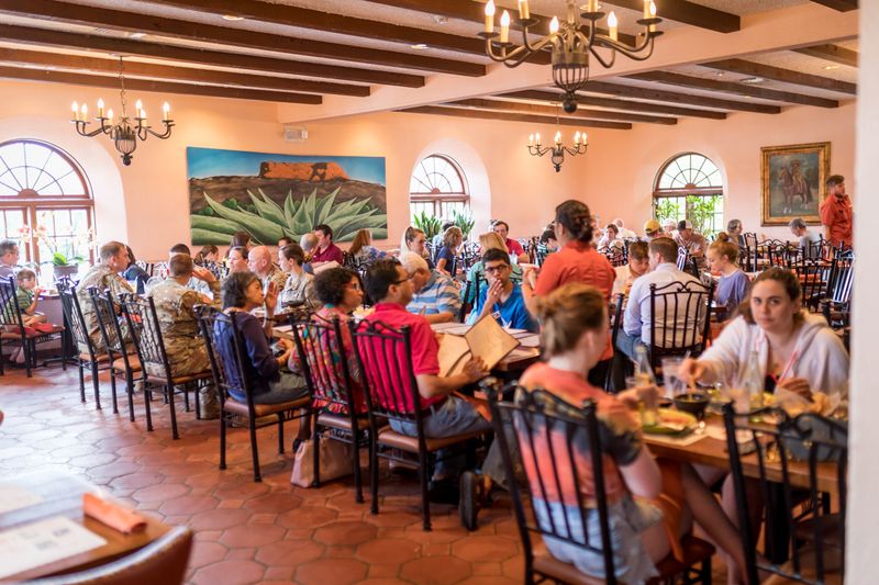 A Lively Room Built For Big Groups