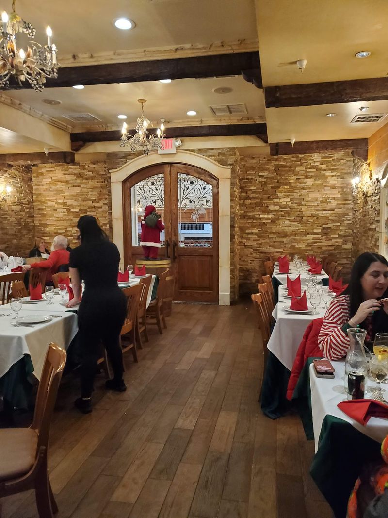 A Lively Room With A Steady Buzz A Lively Room With A Steady Buzz