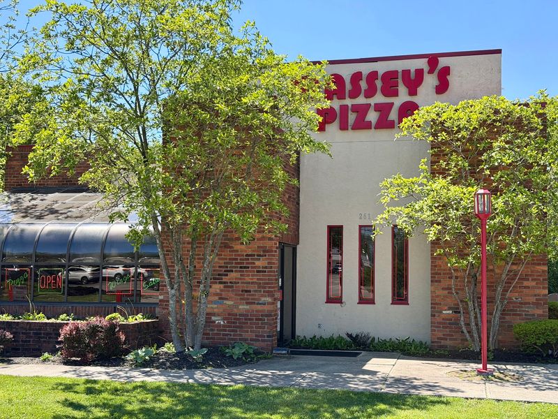A Pizza Address on Lincoln Circle A Pizza Address on Lincoln Circle