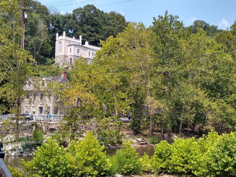 A River Town That Doubles as a County Seat