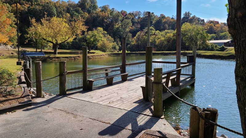 A Riverside Stop on TN-100