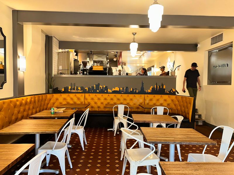 A Room That Works Solo Or With A Crowd