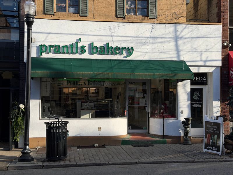 A Shadyside Storefront on Walnut Street
