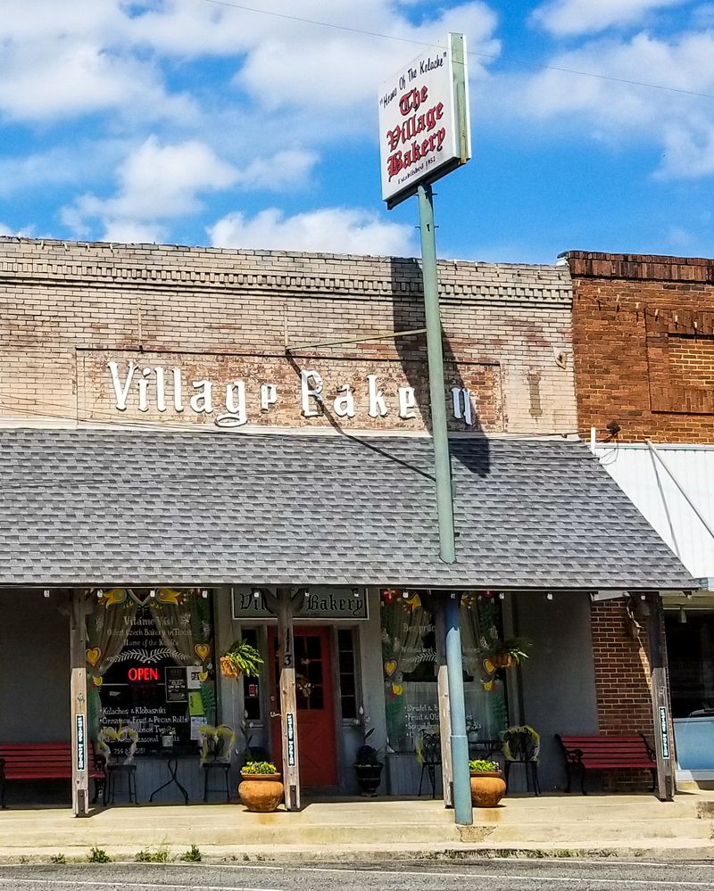 A Small-Town Bakery Off the Interstate A Small-Town Bakery Off the Interstate