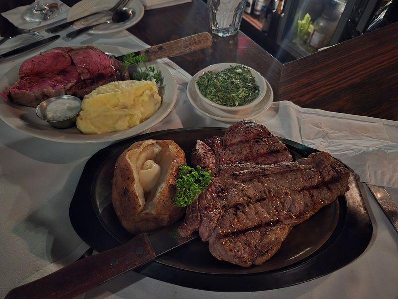 A Steakhouse That Won't Break the Bank A Steakhouse That Won't Break the Bank