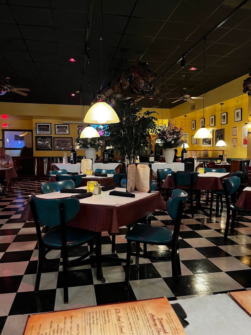 A Supper Club That Kept Its Roots