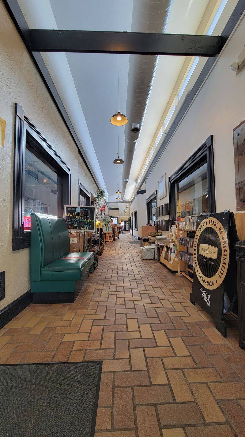 A Vintage Record Store to Browse While You Wait A Vintage Record Store to Browse While You Wait