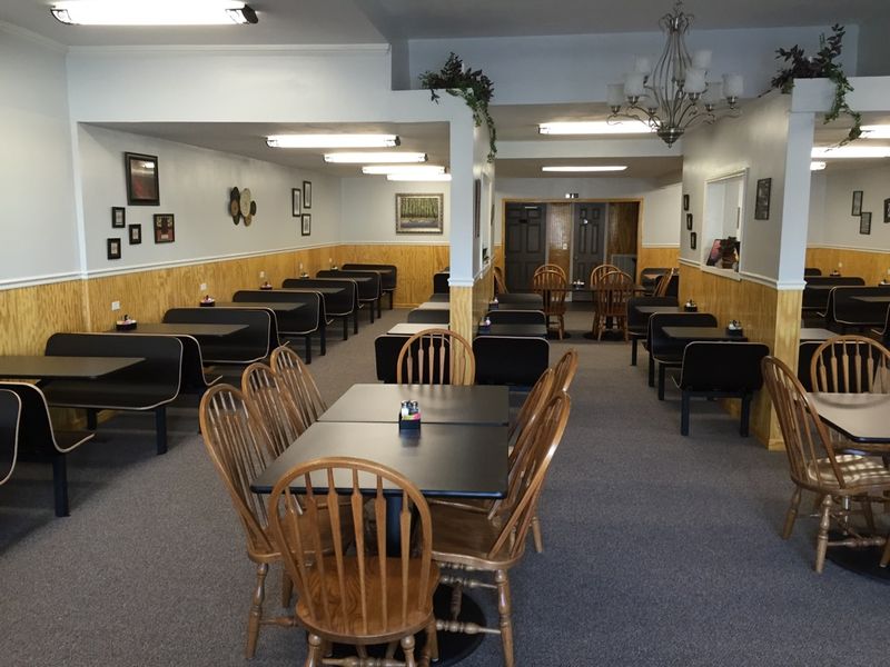 A Warm, Quiet Atmosphere with Mennonite Roots A Warm, Quiet Atmosphere with Mennonite Roots