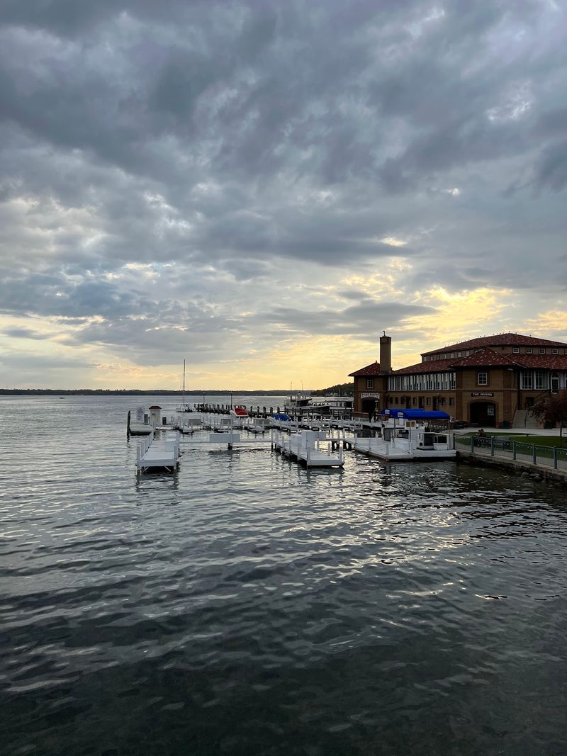 A Waterfront Setting For Weddings A Waterfront Setting For Weddings