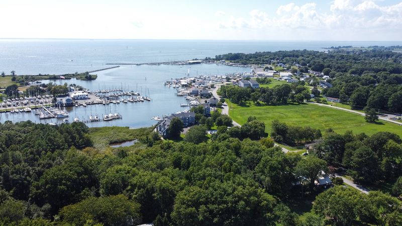 A Waterfront Town On The National Scenic Byway