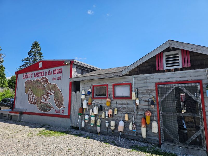 A Waterside Shack With a Loyal Following