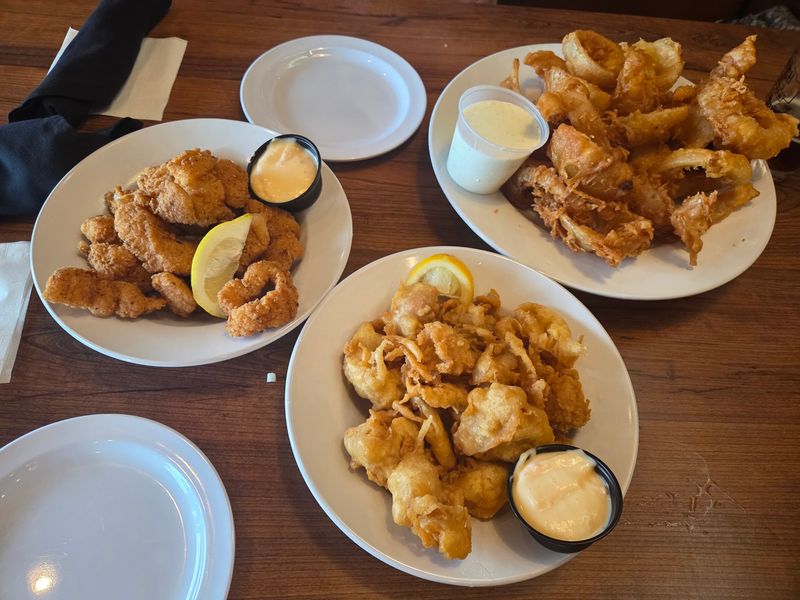 Adventurous Bites Like Alligator