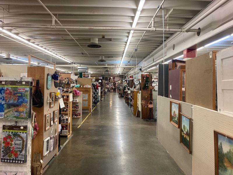 Aisles Named Like City Streets Aisles Named Like City Streets