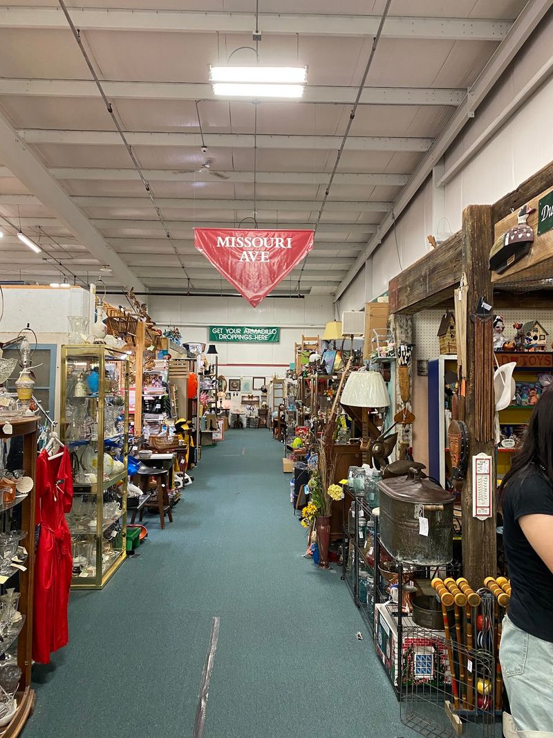 Aisles With Street Names And Free Maps