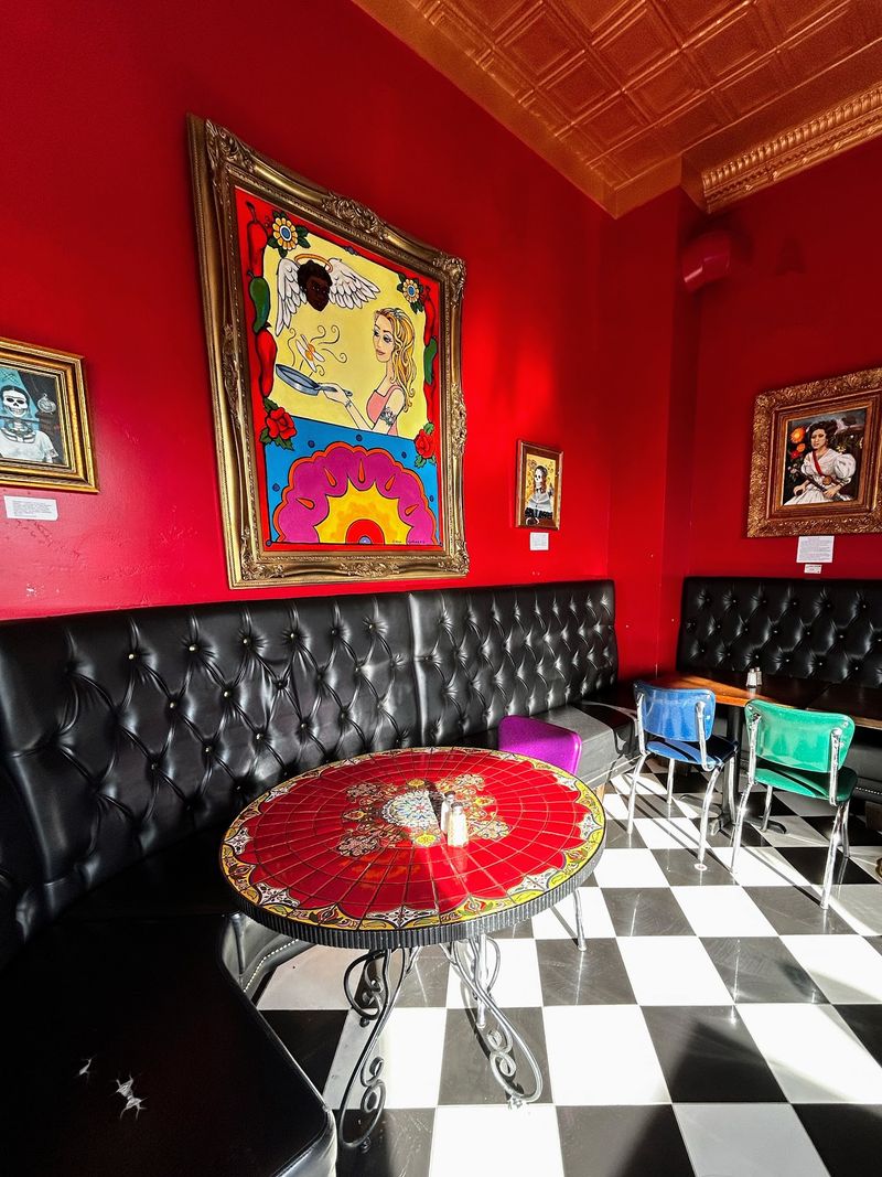 An Art-Filled Offbeat Setting