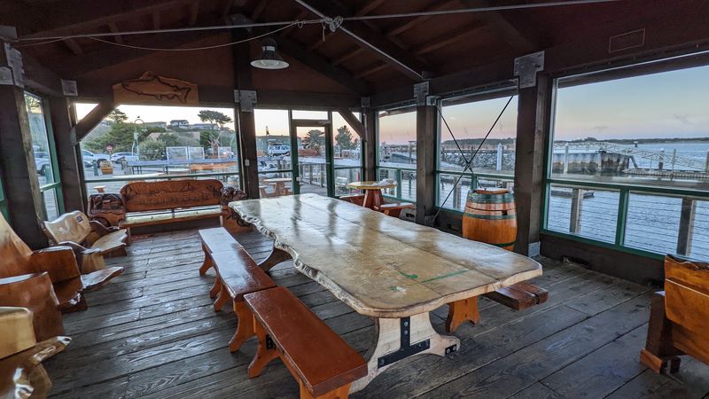 An Easygoing Harbor Vibe
