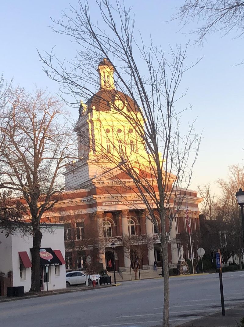 An Easygoing Small-Town Atmosphere