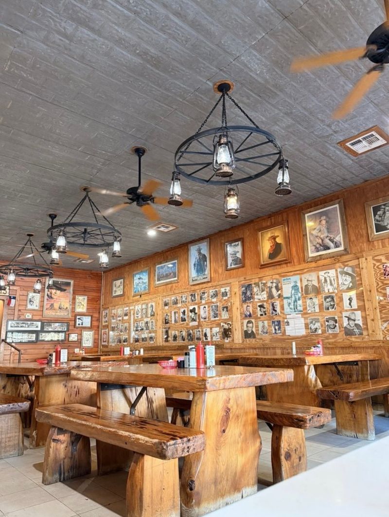 An Easygoing Spot For Groups Or Going Solo