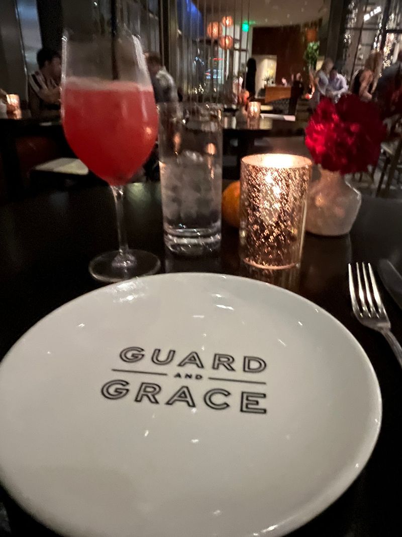 An Elegant Yet Welcoming Atmosphere An Elegant Yet Welcoming Atmosphere