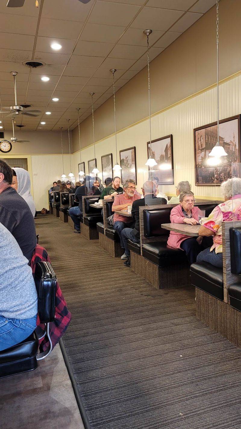 An Old-School Diner Feel An Old-School Diner Feel