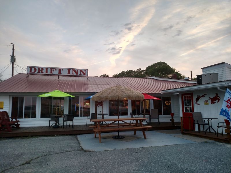 An Unpretentious Local Hangout