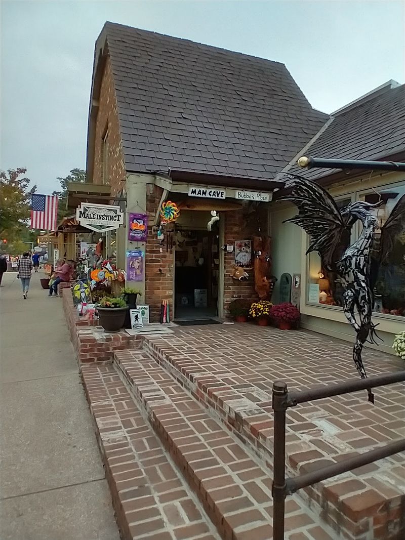 Antique Hunting, Small-Town Style