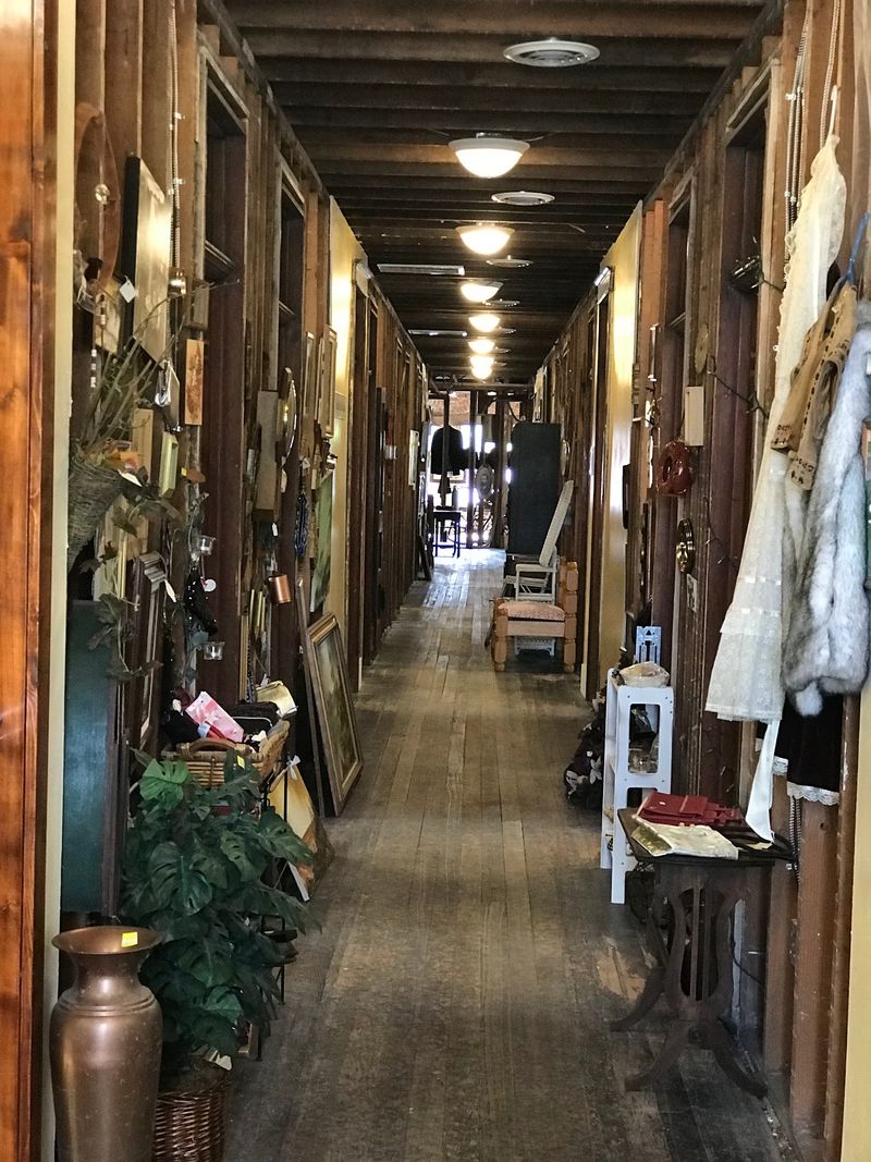 Antique Shops and Vintage Finds