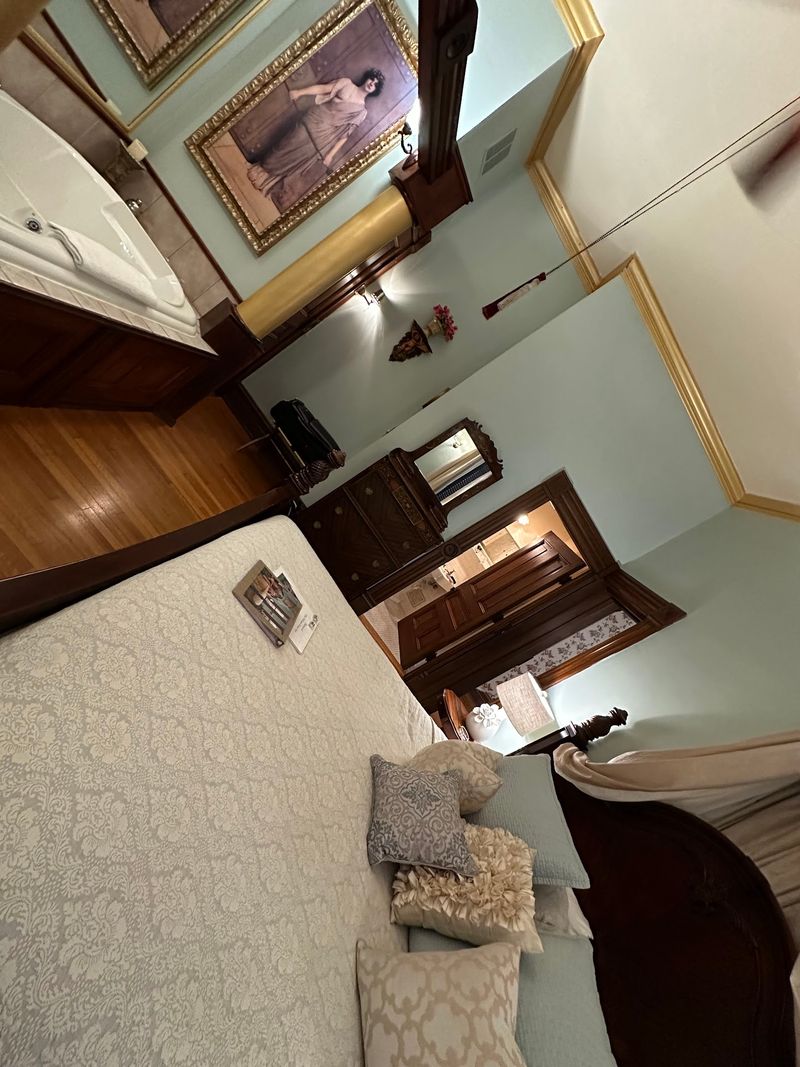 Antique Suites With Modern Comforts Antique Suites With Modern Comforts