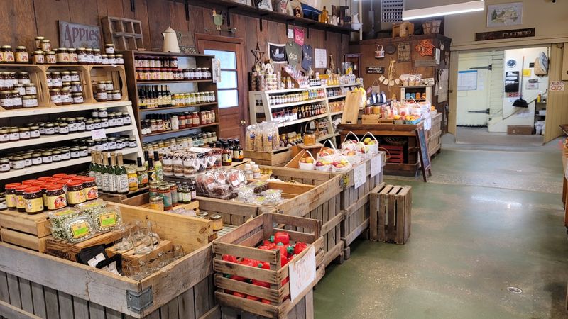 Apple Hill Orchards, Lexington, OH