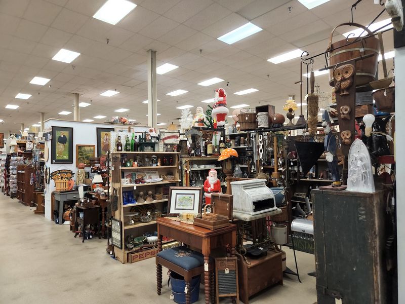 Beacon Antiques, Fort Wayne, Indiana