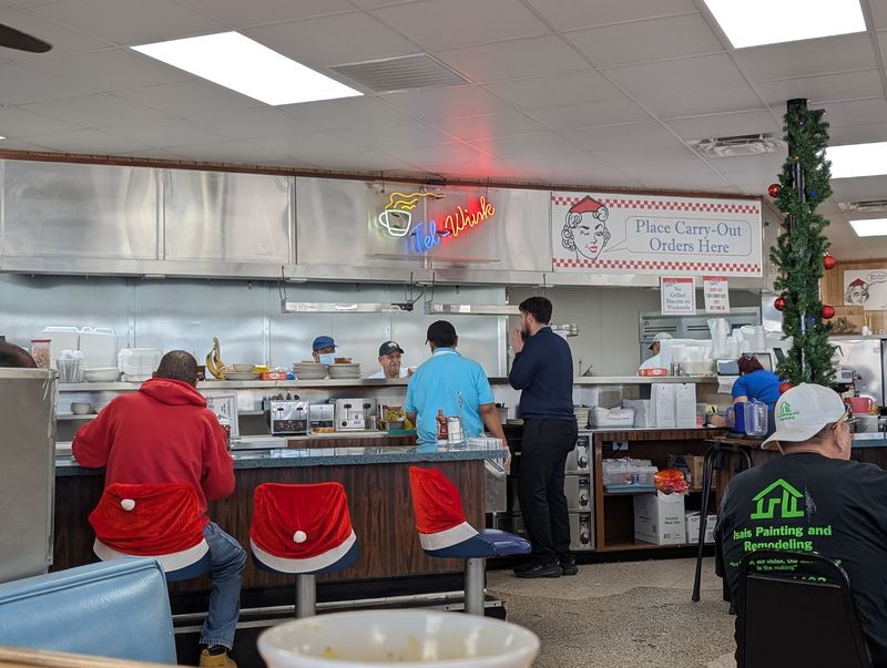 Beating the Crowds and Finding a Table