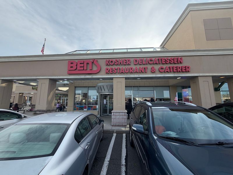 Ben's Kosher Delicatessen Restaurant & Caterers, Carle Place, NY
