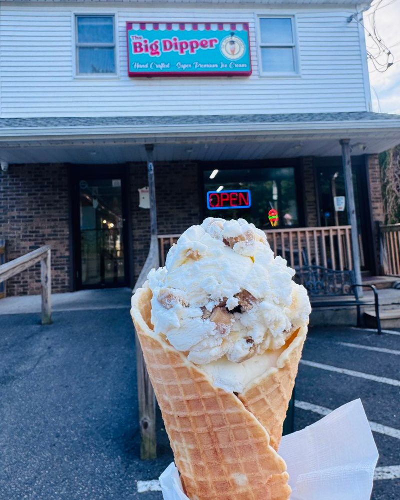 Big Dipper Ice Cream and Bakery region, Prospect, Connecticut
