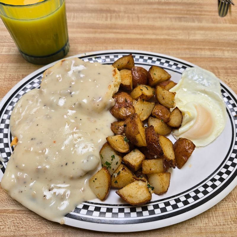 Biscuits And Gravy Worth Bragging About