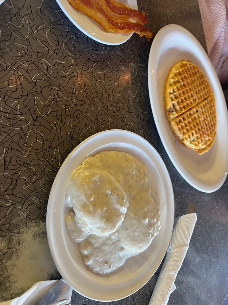 Biscuits and Gravy That Built the Reputation