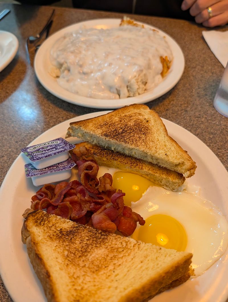 Breakfast Served With A Farmhouse Spirit